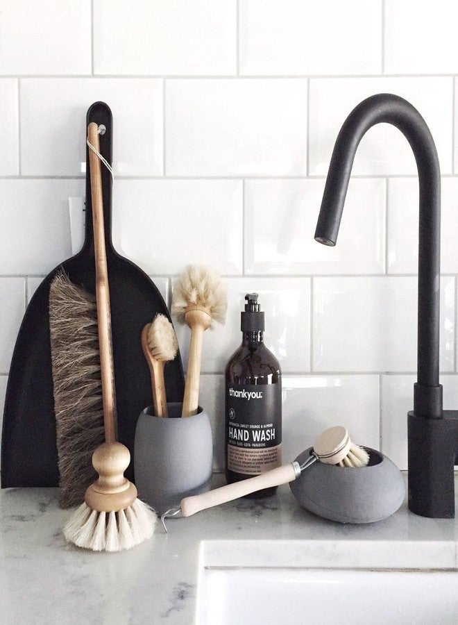 Iris Hantverk Handheld Dustpan & Brush Set with Horsehair in Black - Image 2