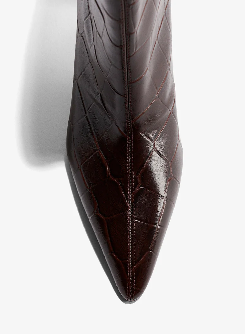 اتش اند ام بوت بطول الكاحل مع كعب