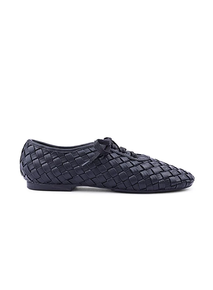 Comfortable flat shoes made for daily style.