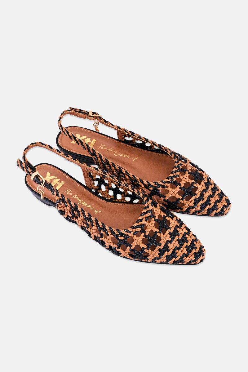 Xti Women Adjustable Buckle Closure Pumps, Multicolor - Image 2