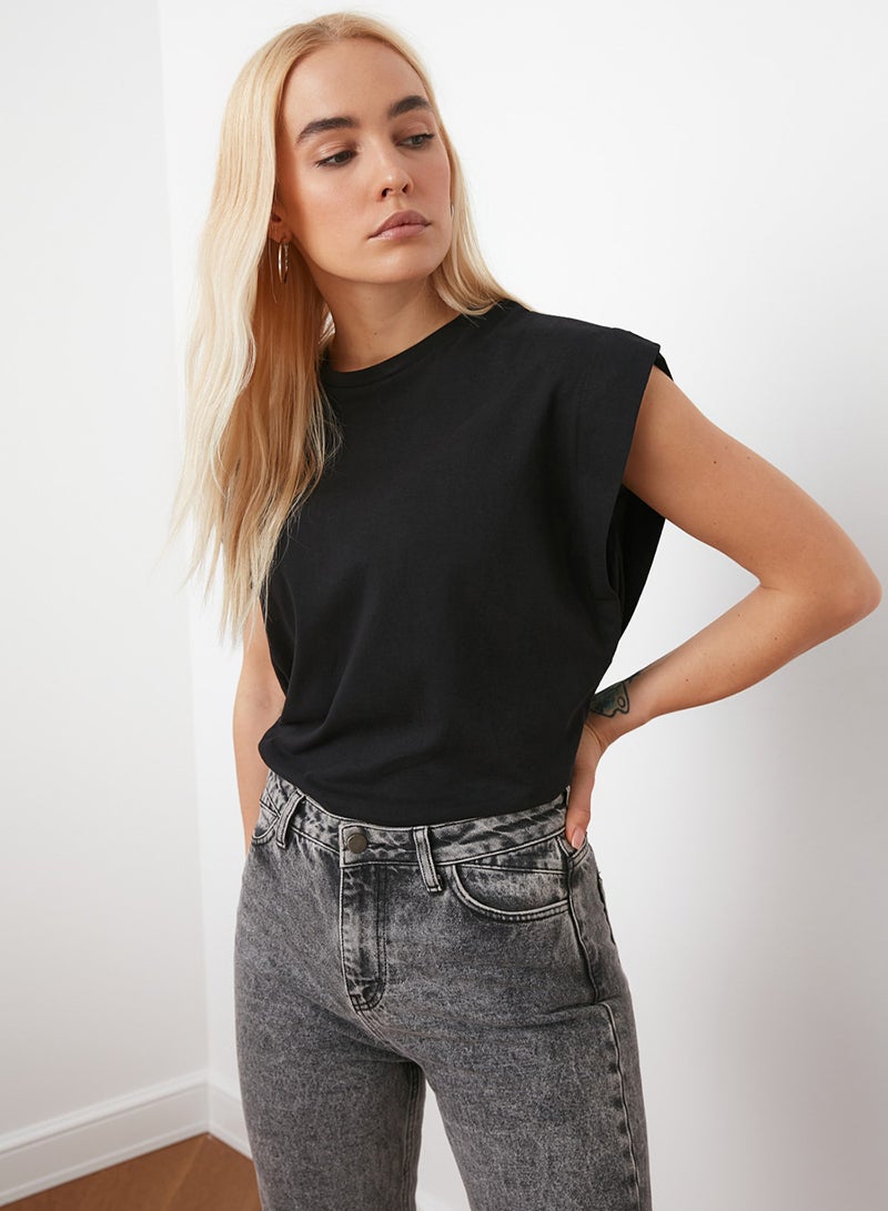 trendyol Black Wadding Look Basic Crew Neck Knitted T-Shirt - Image 2