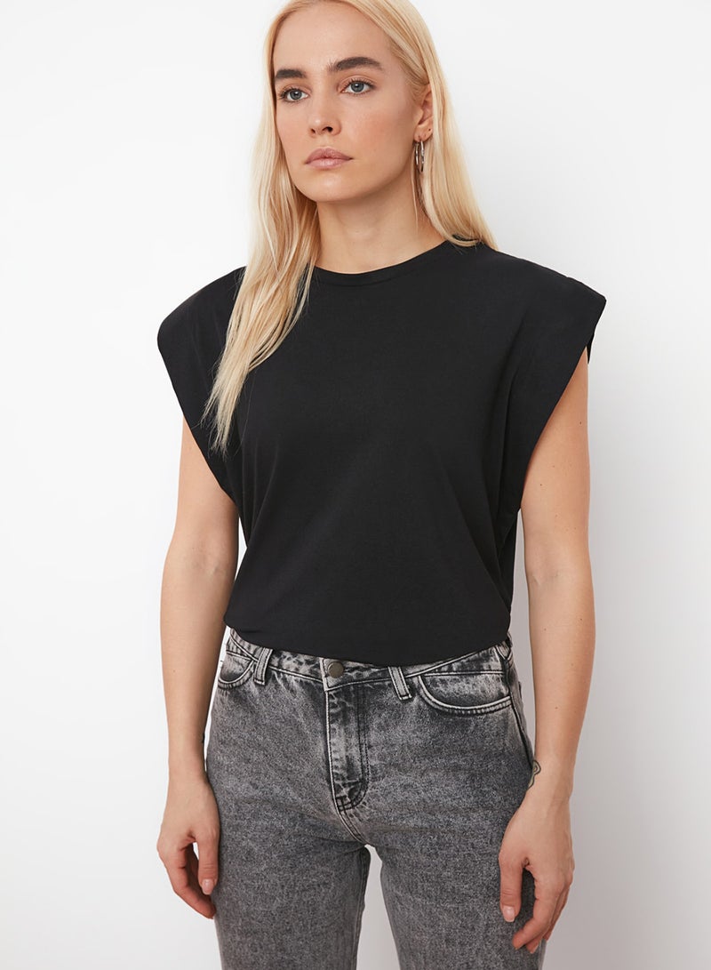 trendyol Black Wadding Look Basic Crew Neck Knitted T-Shirt - Image 4