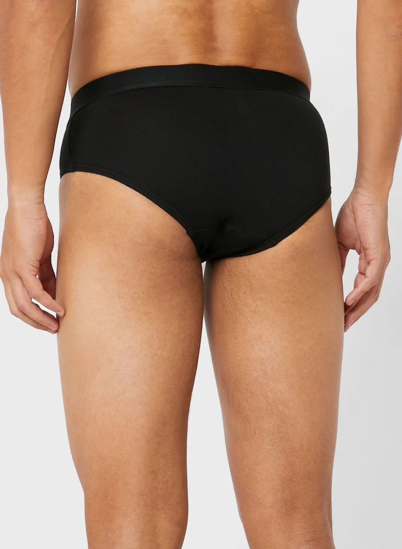 Seventy Five Basics 3 Pack Waist Band Hunk Briefs With Antibacterial Finish