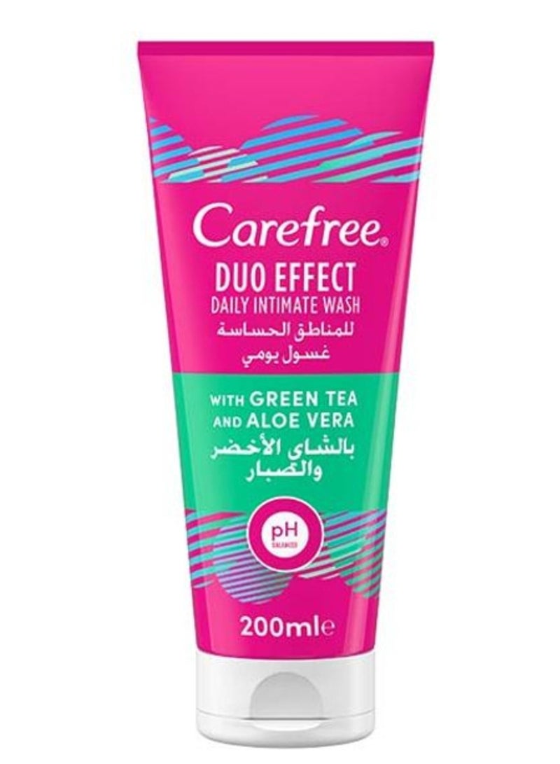 Carefree Duo Effect Daily Intimate Wash With Green Tea And Aloe Vera 200 Ml