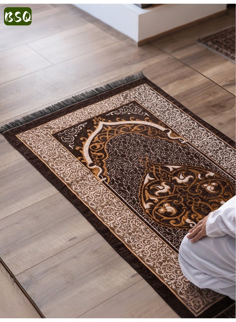 بي إس كيو سجادة صلاة ومسبحة للمسلمين | سجادة صلاة إسلامية | تصميم فاخر منقوش مانع للانزلاق | تأتي مع علبة هدايا أسطوانية أنيقة | هدية إسلامية للعيد ورمضان | سجادة صلاة محمولة | 120 × 70 سم | مناسبة للصلاة، والحج، ورمضان - Image 4