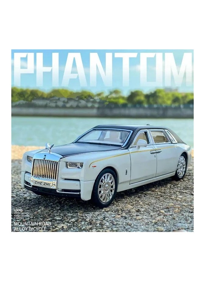 Toys A white Rolls-Royce Phantom with black metal trim and headlights - 1:24  - Image 3