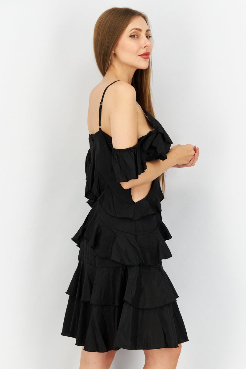 NA-KD فستان كيم فينسترا x NA-KD النسائي القصير البسيط ذو الكشكشة، أسود - Image 4