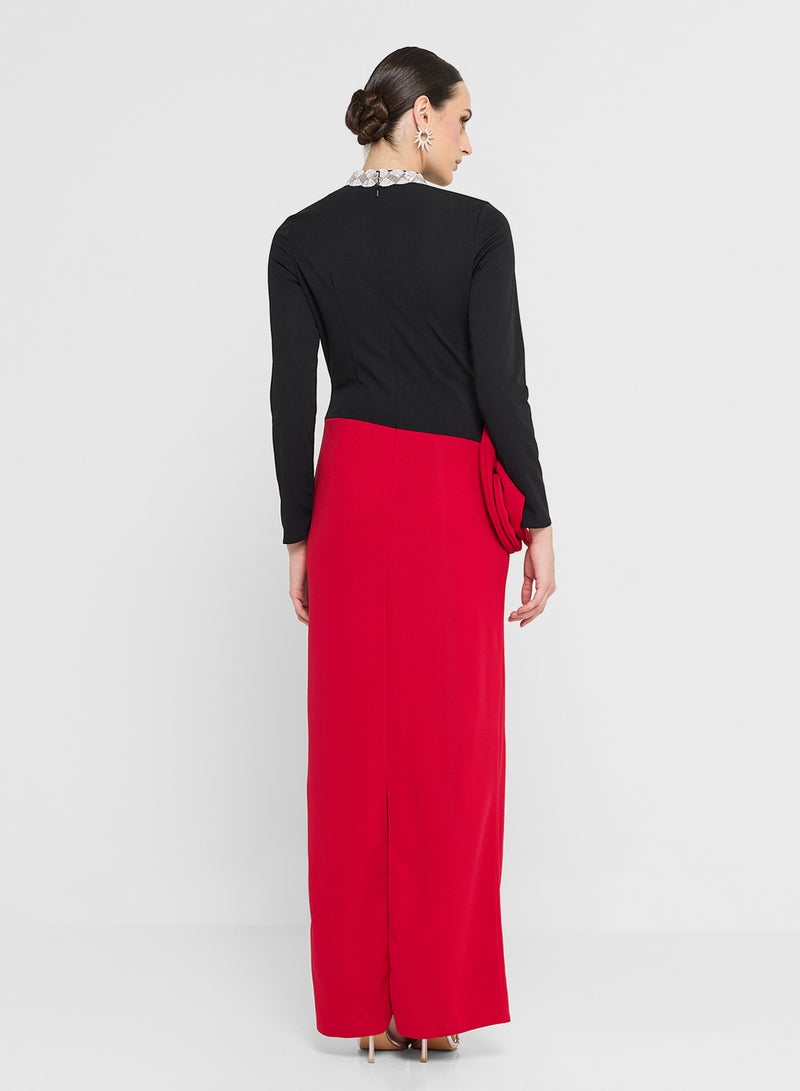 Namshi x Color Block Bodycon Dress With Floral Waist Detail - Image 2