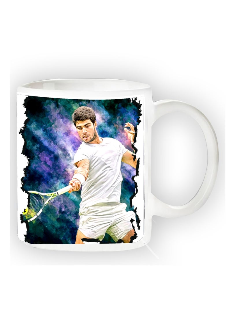 حكاية شمعة مج من السيراميك بطبعة تصميم "كارلوس ألكاراز" بلون أبيض - Image 1