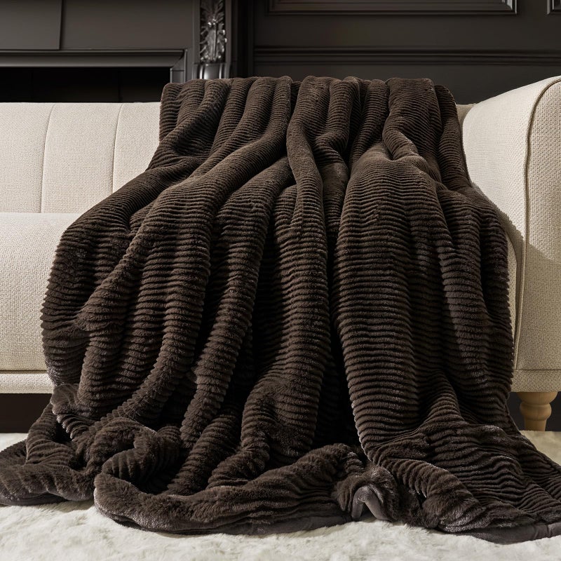 EVERGRACEHOME Ultra Soft Faux Fur Throw Blanket for Couch Luxury Sculpted Texture Faux Rabbit Fur Blanket for Bed Fluffy Thick Plush Warm Fuzzy Throw 920GSM Dark Brown 50x60