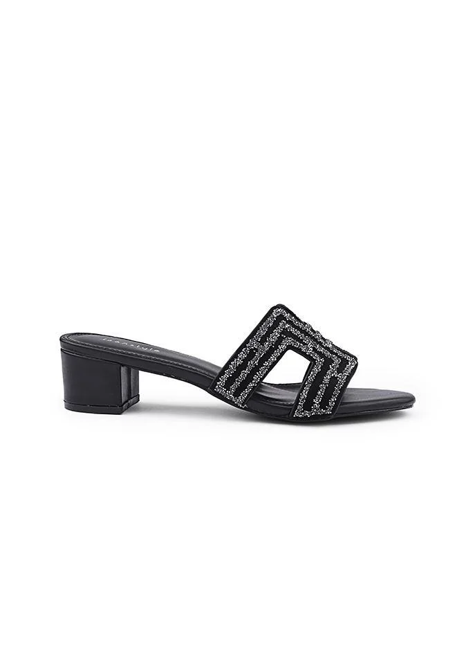 أيقون صنادل بكعب مزينة بأشرطة