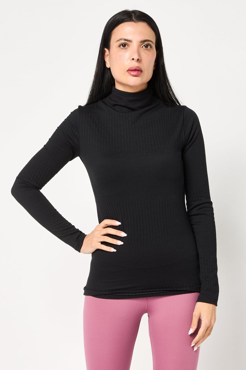 Nike تي شيرت يوغا نسائي ضيق بأكمام طويلة، أسود - Image 1