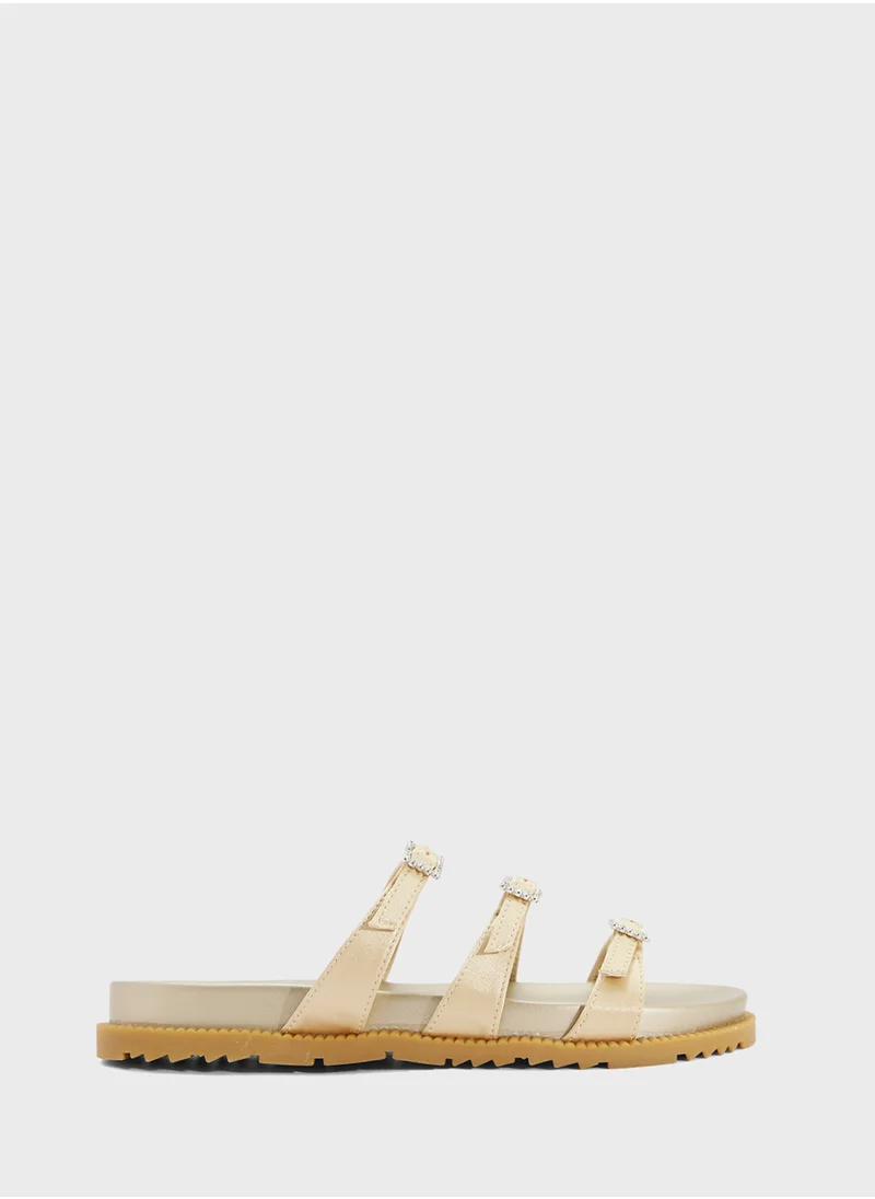 جينجر Triple Strap Casual Sandal
