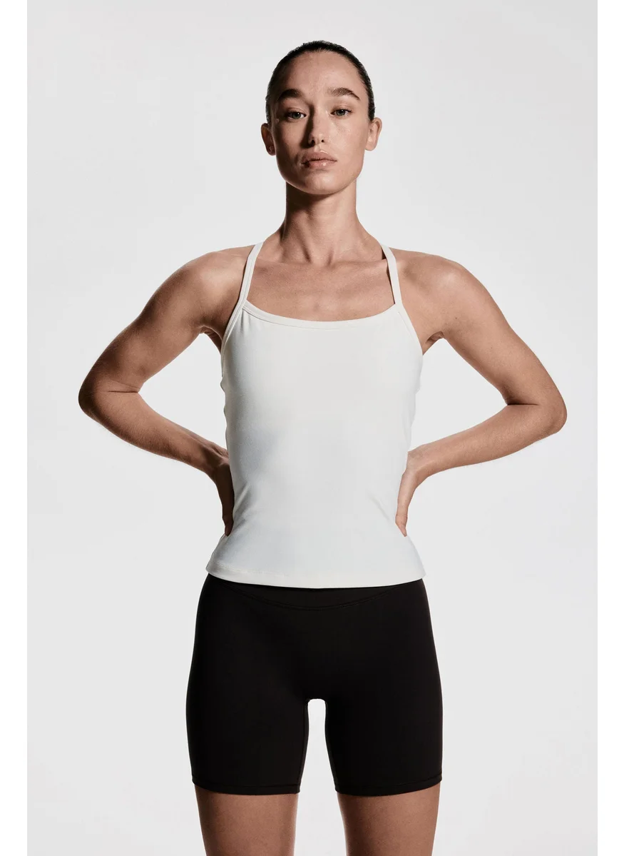 اتش اند ام Integral-Bra Sports Strappy Top With Softmove™