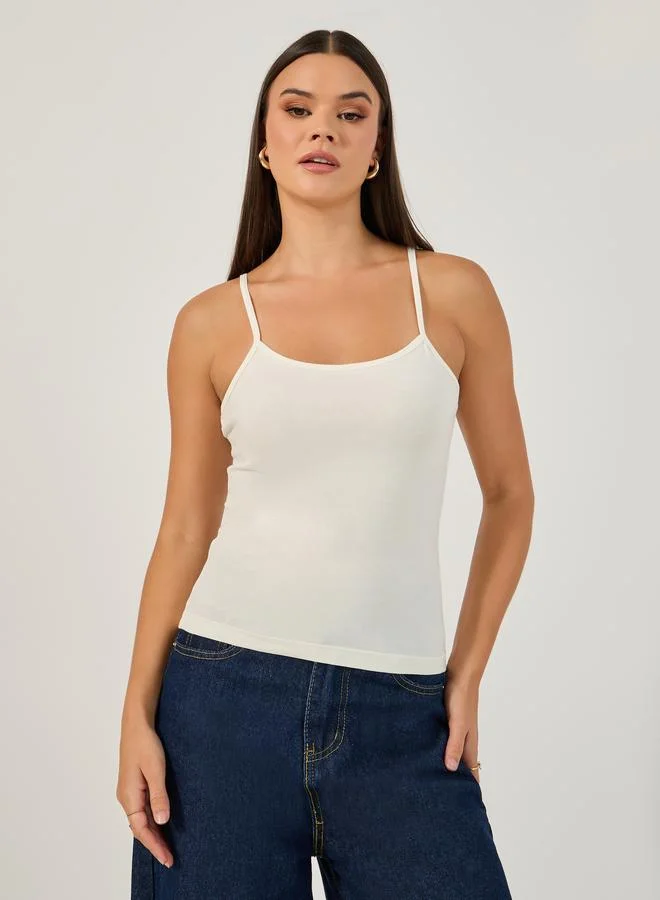 Styli Styli Strappy Scoop Neck Cropped Tank