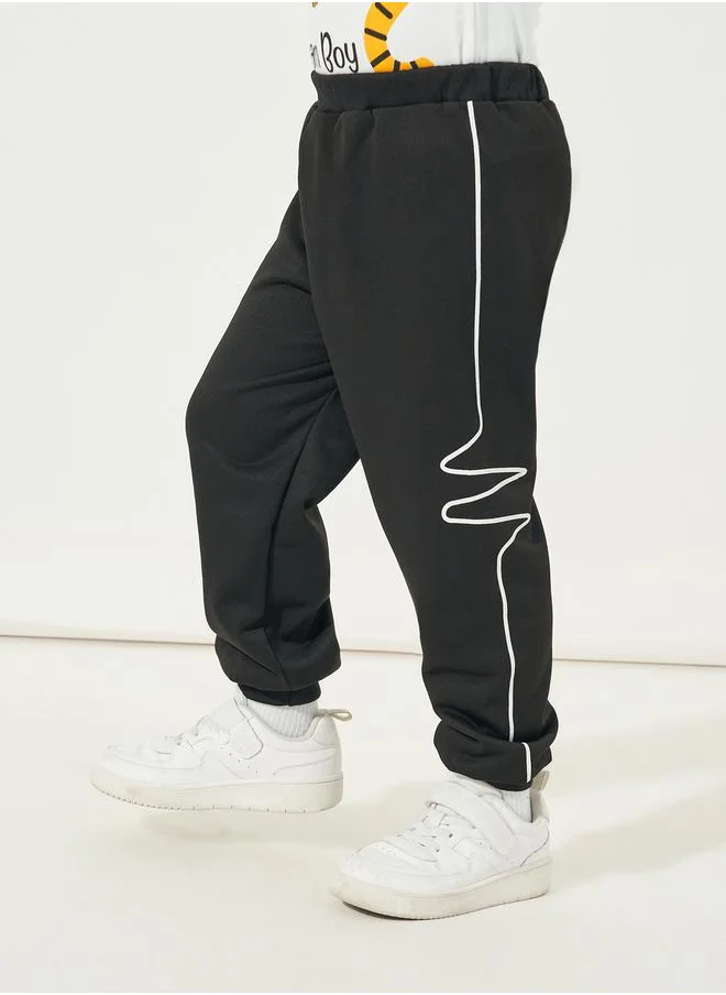 Styli Curved Lined Print Cuffed Joggers
