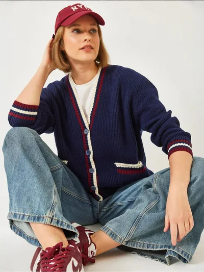 Bianco Lucci LUCCI Patterned V-Neck Ribbed Cardigan with Pockets