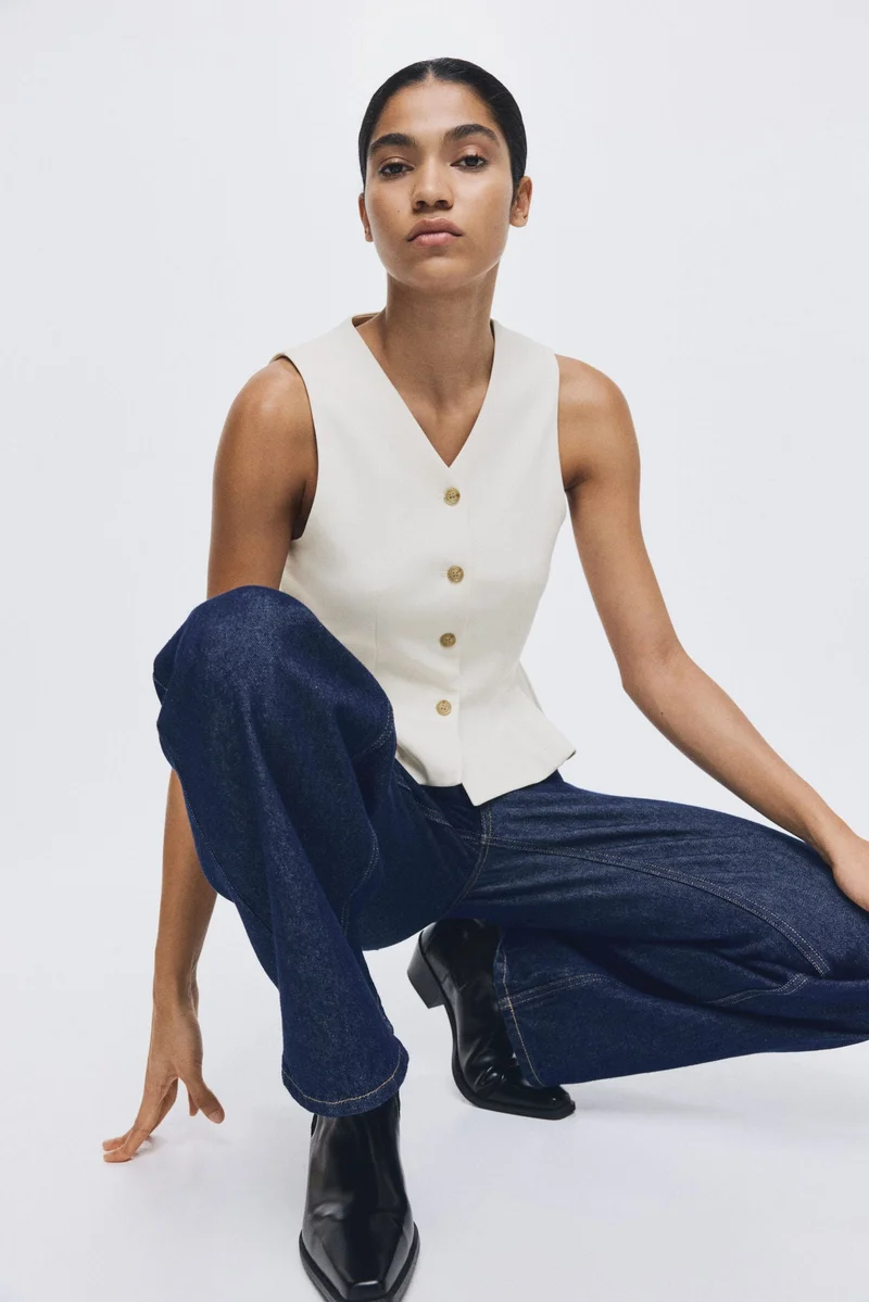 اتش اند ام سترة بياقة على شكل حرف  مع كسرات