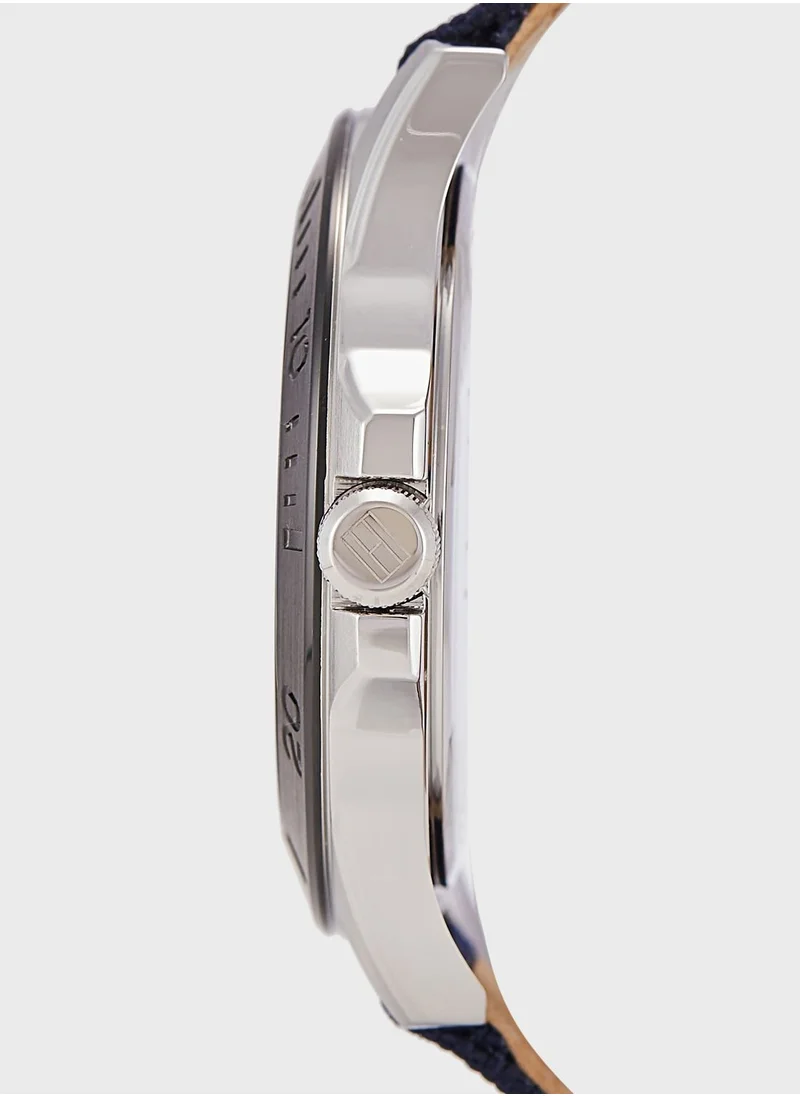 TOMMY HILFIGER Round Analog Watch And Bracelet Set