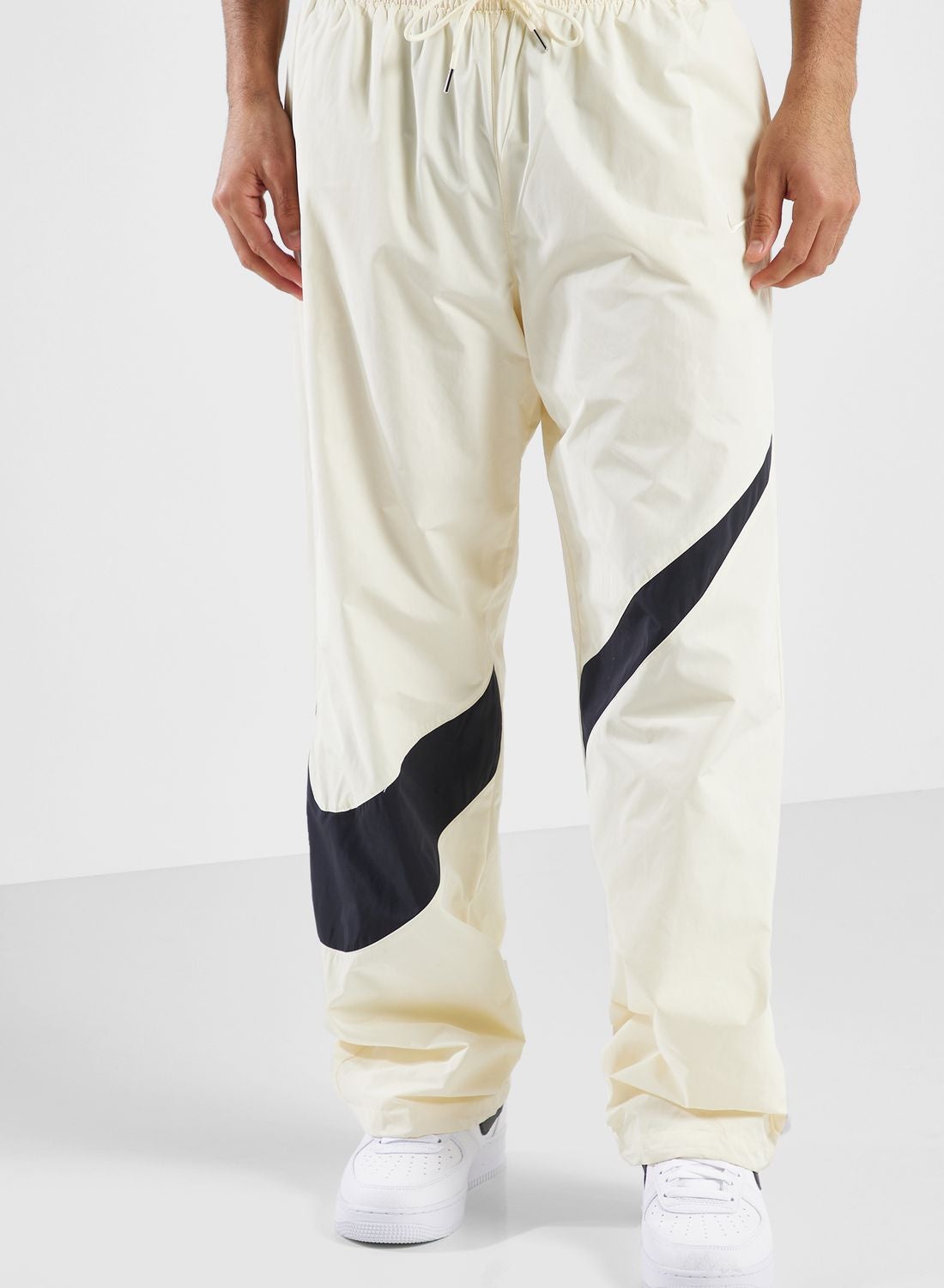 nike woven swoosh cargo pants