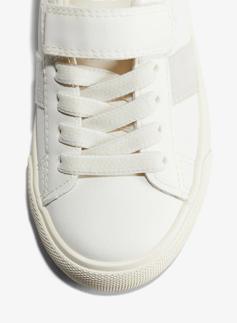 اتش اند ام أحذية رياضية