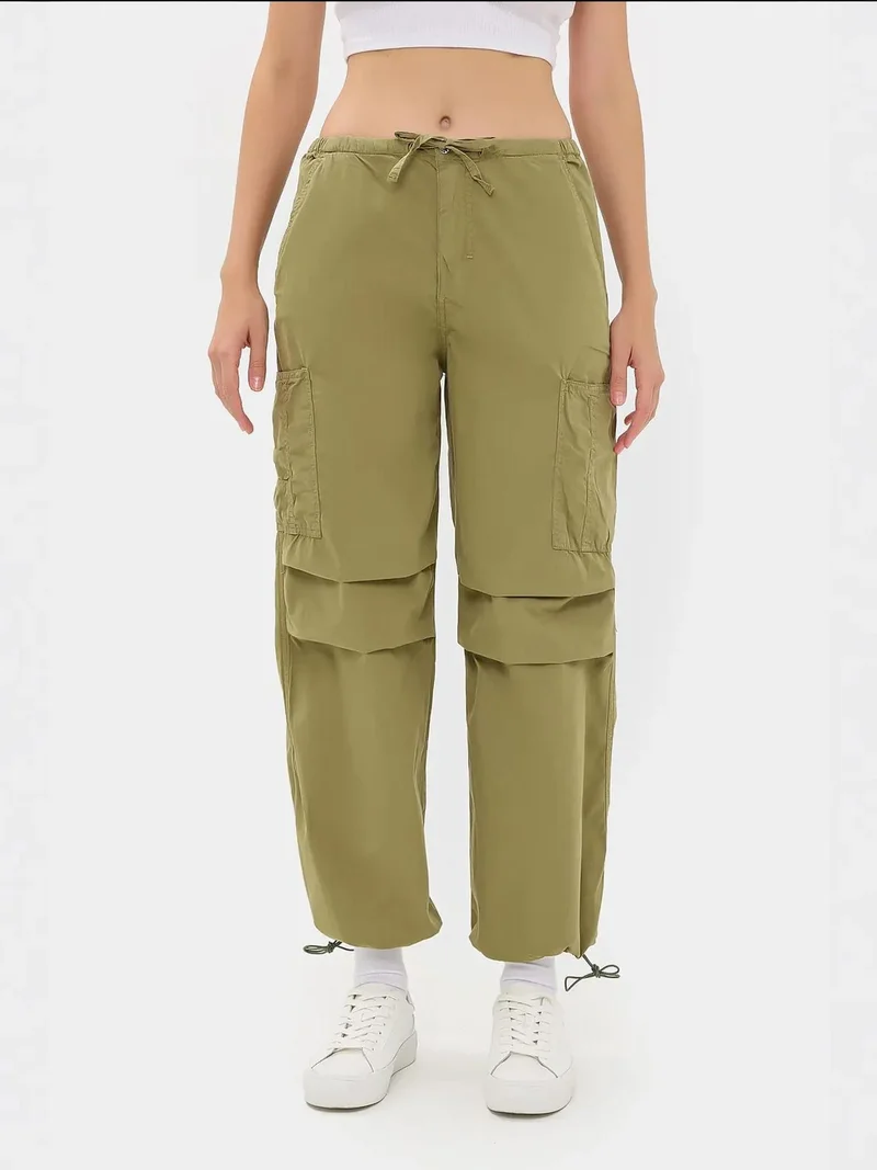 زوبعة بنطلون كارجو بخصر متوسط وحبل سحب