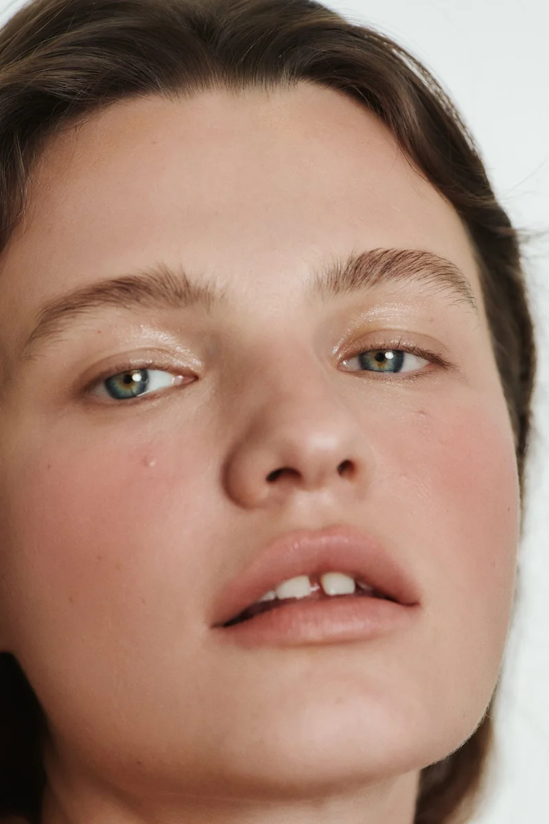 اتش اند ام بلاشر للشفاه والخدود