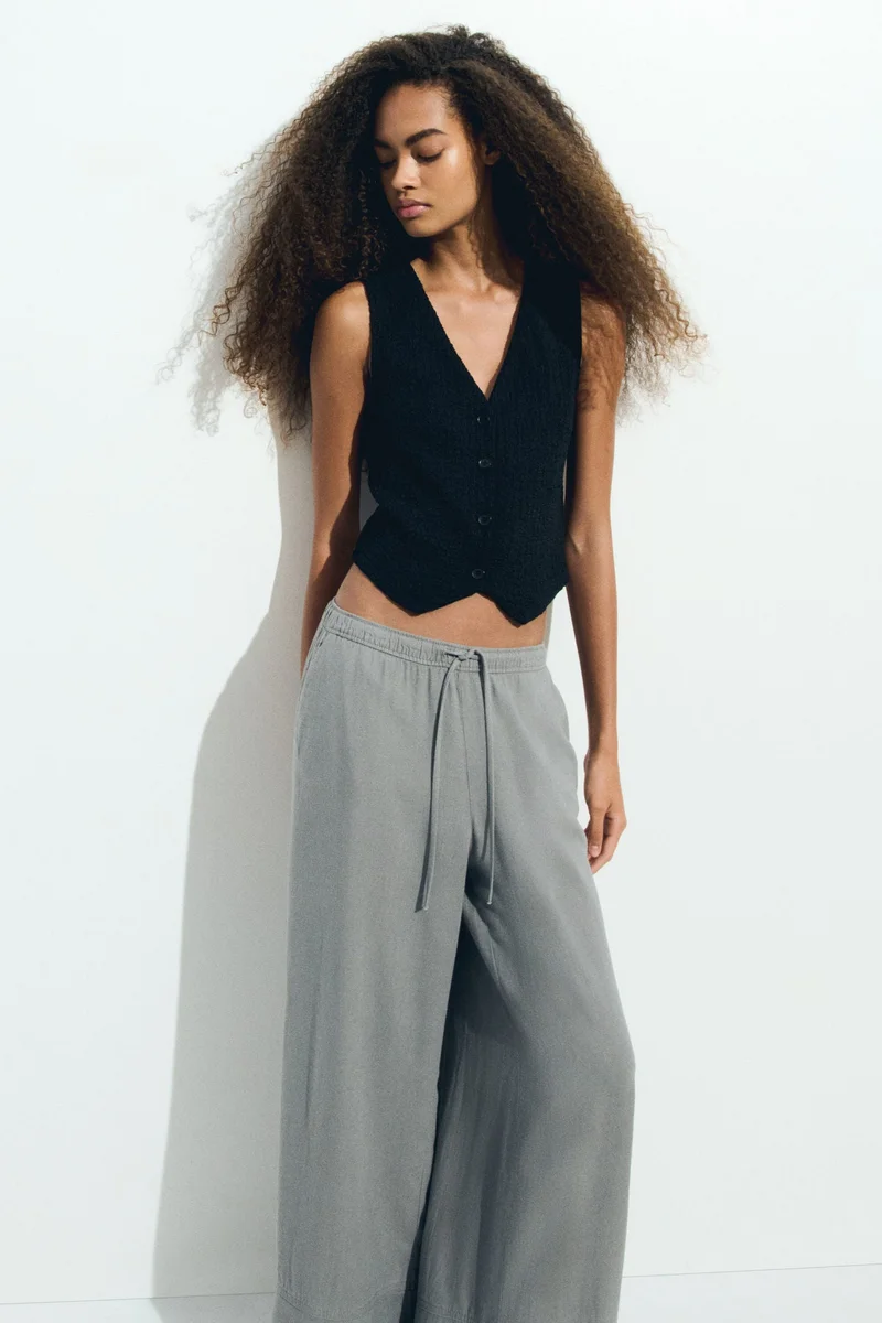 اتش اند ام بنطلون من مزيج الكتان برباط خصر