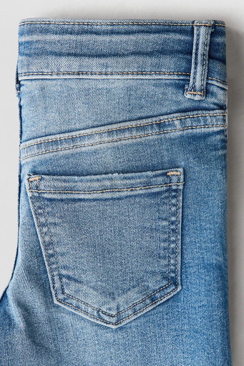 اتش اند ام جينز فائق المرونة بساق عريضة