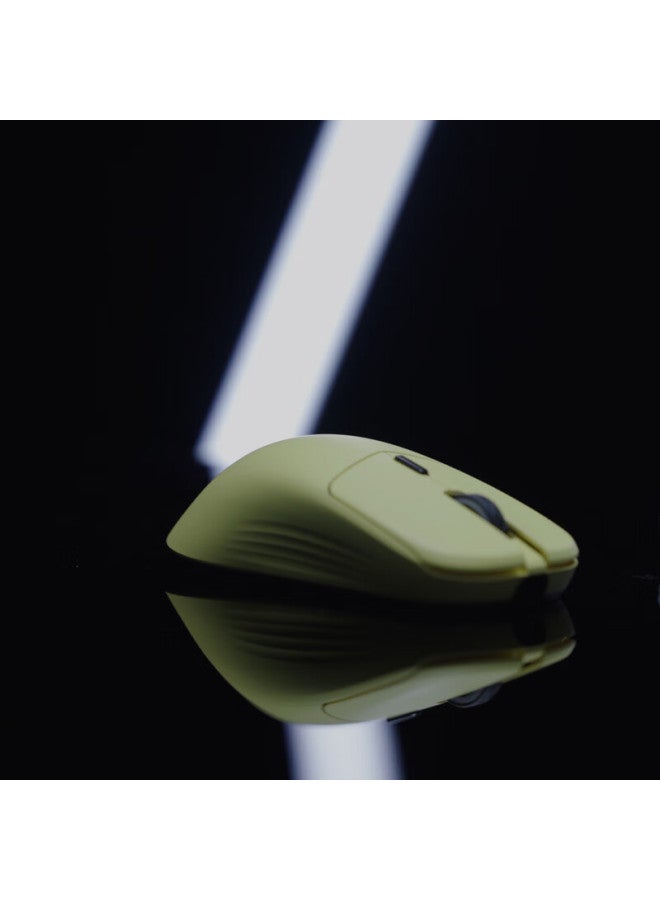 ThundeRobot ماوس ألعاب لاسلكي Ml7 2.4G ماوس سلكي Paw3311 خفيف الوزن لليد متوسطة إلى كبيرة 12000Dpi معدل استجابة 1000Hz تأثيرات إضاءة RGB أصفر ليموني - Image 1