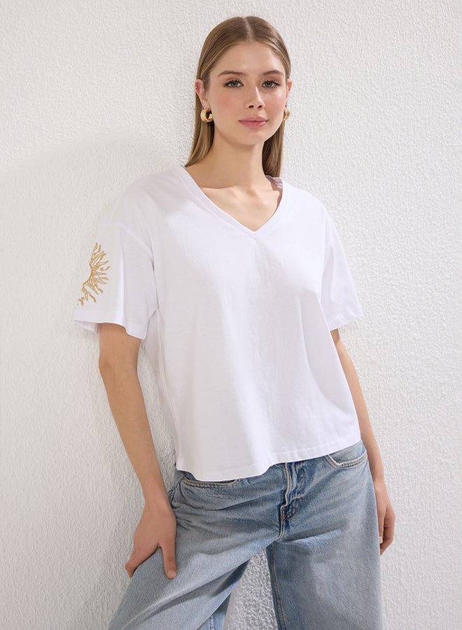 trendyol white 100% Cotton Sleeve Embroidered Relaxed/Wide Comfortable Cut Crew Neck Knitted T-Shirt - Image 3
