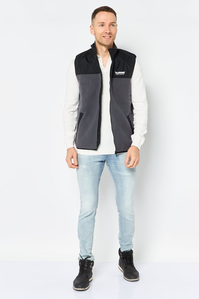 Hummel Men Sportswear Fit Sleeveless Outdoor Jacket Vest, Multicolor - Image 4