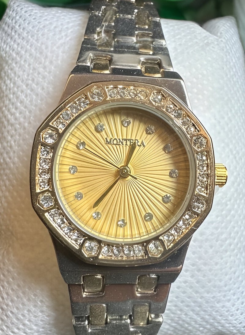 مونتيرا ساعة يد نسائية - وجه ذهبي مزين بحلي مع سوار معدني - Image 4