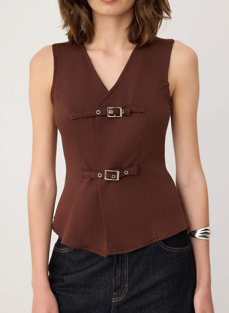 trendyol Brown Fitted/V-Neck Sleeveless Interlock Knitted Y Vest - Image 3