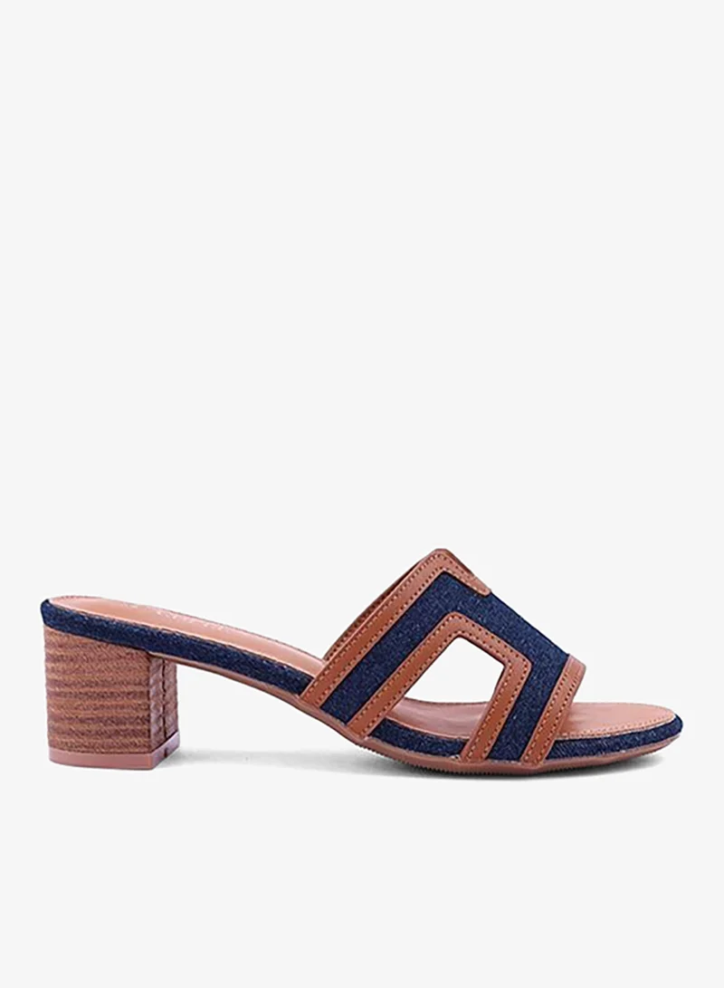 Cuple Elegant heel slippers designed for a chic look.