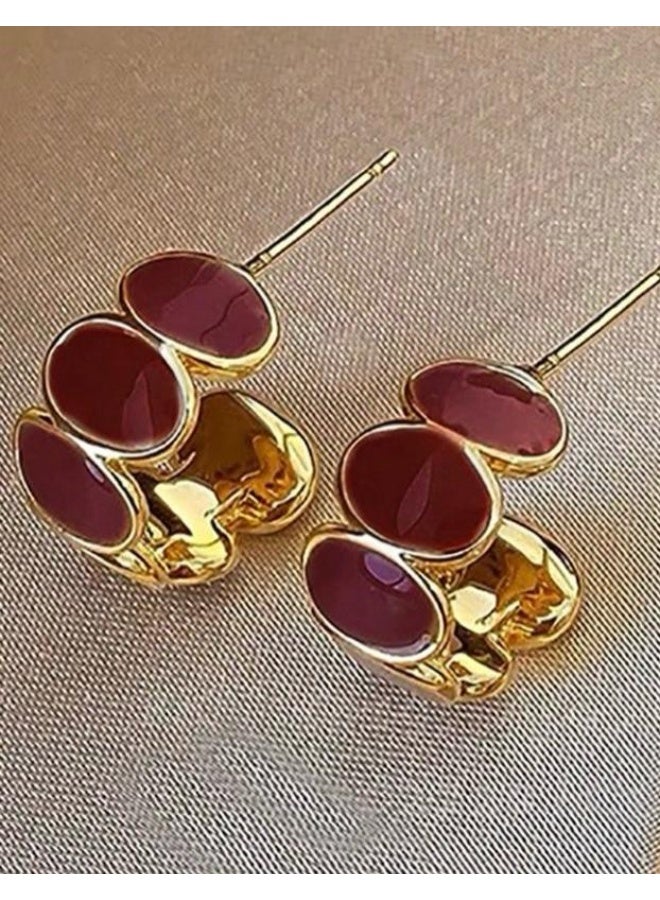 Modern Gold-Tone Sculptural C-Hoop Earrings – Elegant Triple-Oval Enamel Inlay Statement Studs