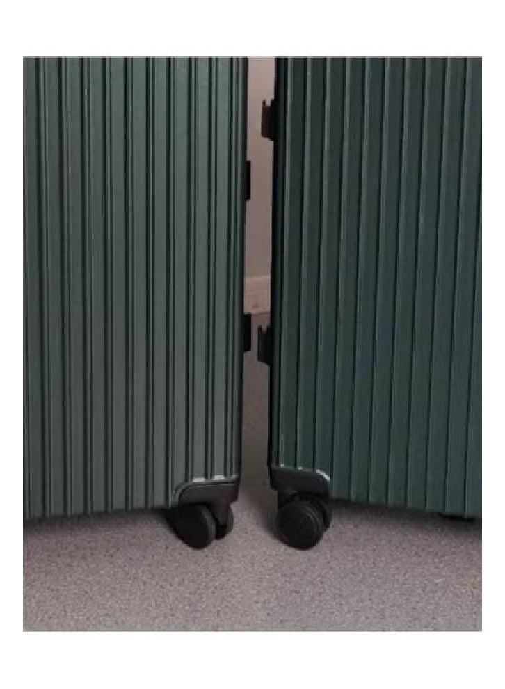 NKX Set of Three Aluminum Hard Shell Trolley Green Suitcases with 4 Spinner Wheels Size 20*24*28 Inches  - Image 4