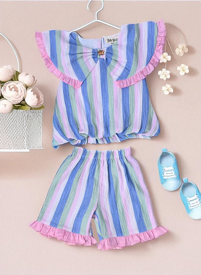 بيلا مودا طقم بلوزة بلا أكمام وشورت مخطط بتفاصيل مكشكشة من بيلا مودا - Image 1