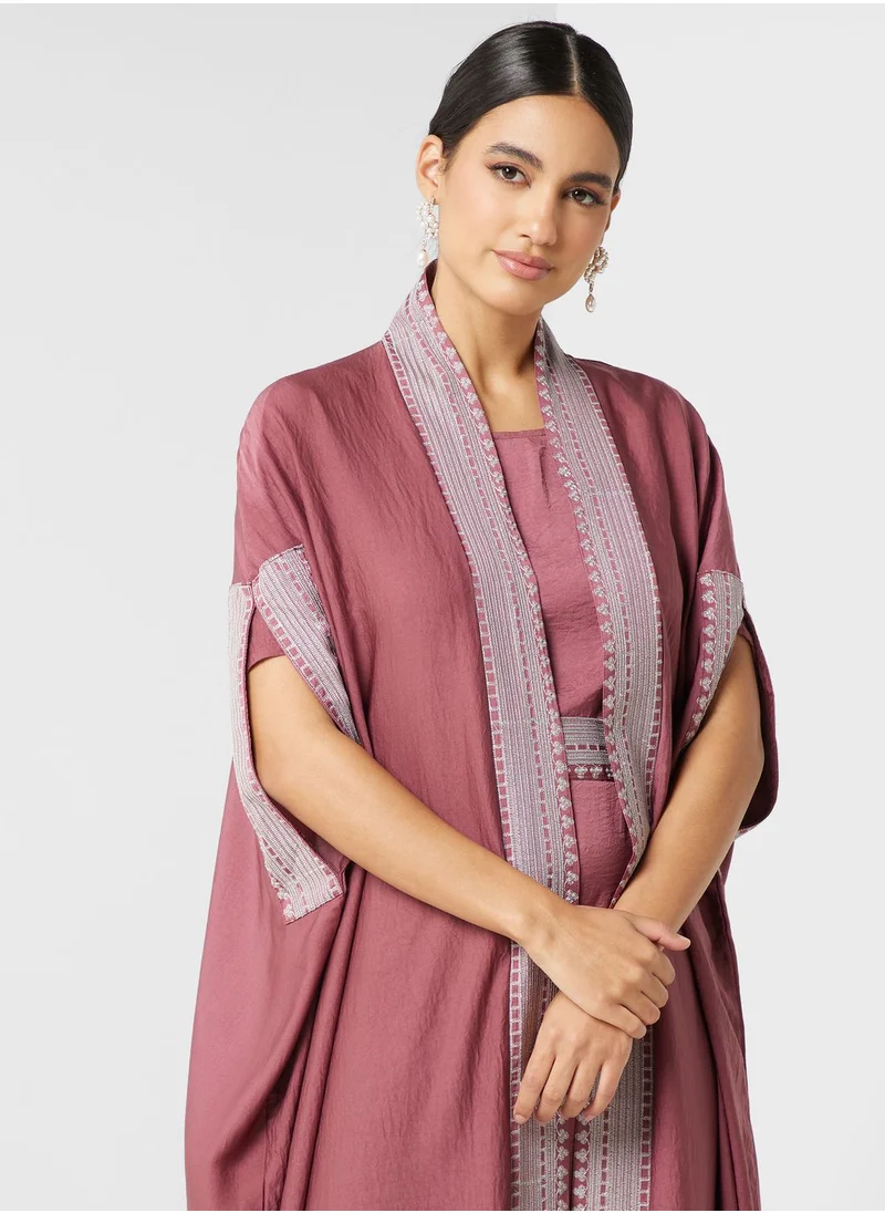 hayas closet Embroidered Cape Sleeve Abaya