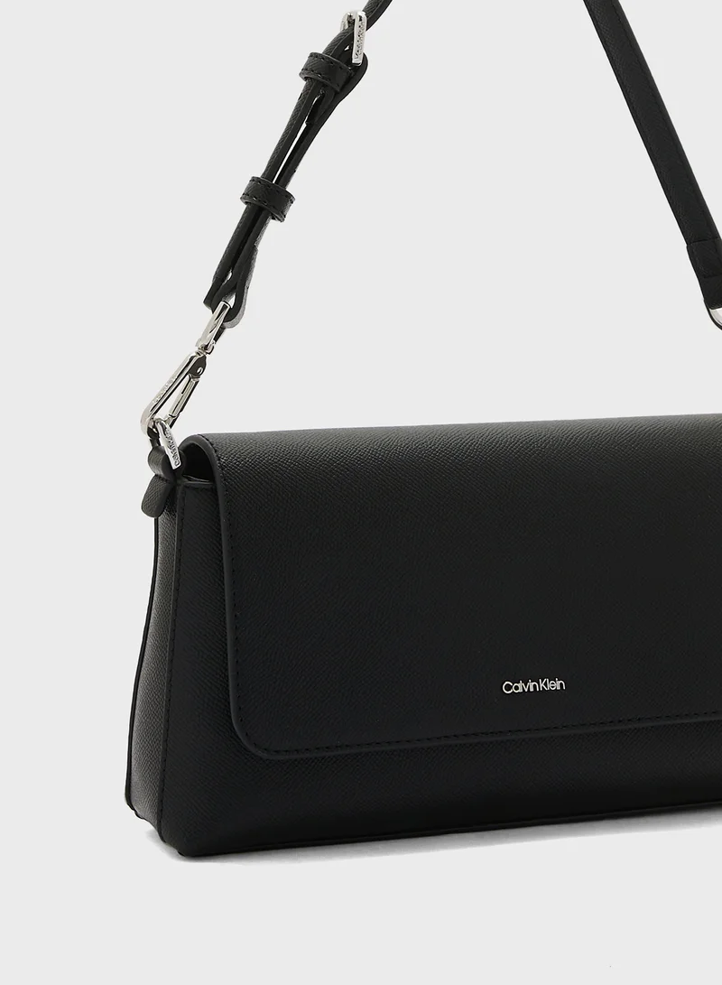 كالفن كلاين Must Convertible Crossbody