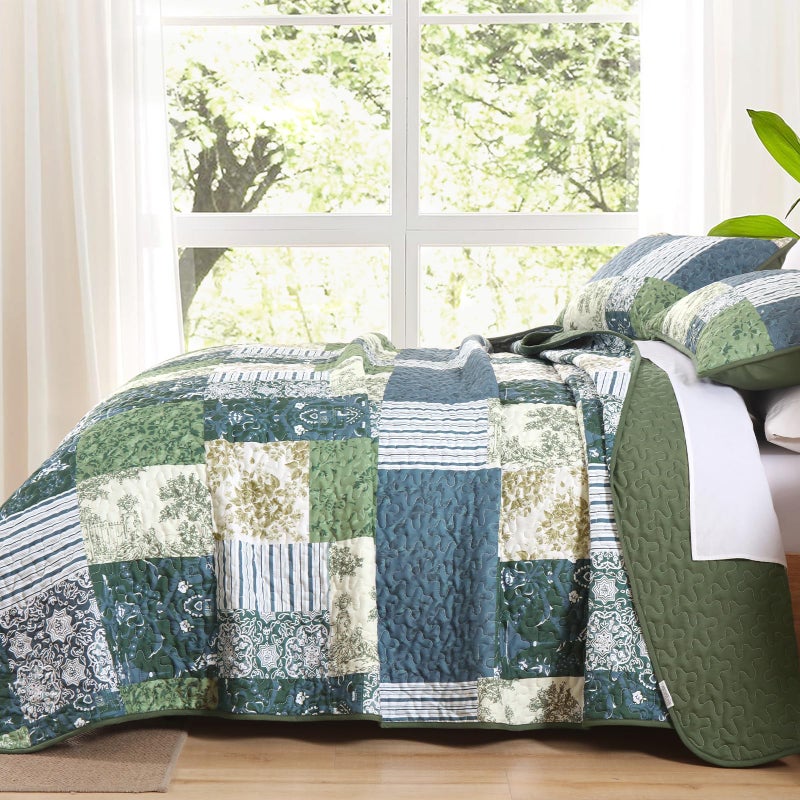 Drucon Green Patchwork King Size Quilt, Summer King Bedspreads Bedding Set, 3 Pieces Lightweight Soft Plaid Coverlet with 2 Pillow Shams for All Season 104x90 Inch - Image 3