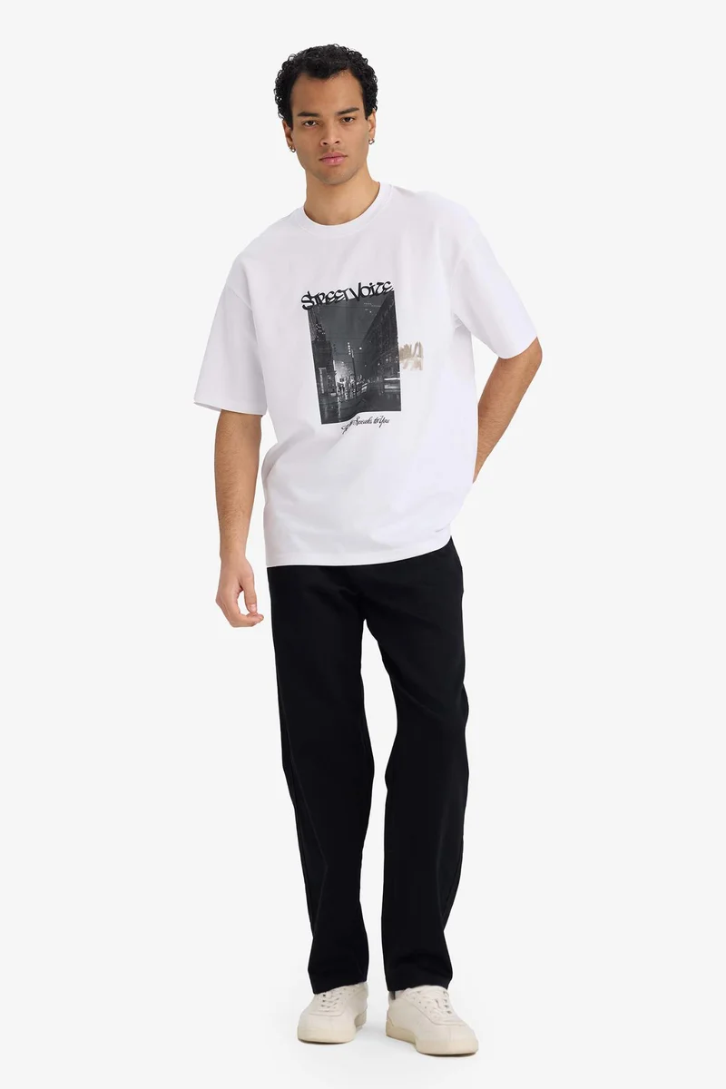 ديفاكتو Boxy Fit Crew Neck Short Sleeve T-Shirt