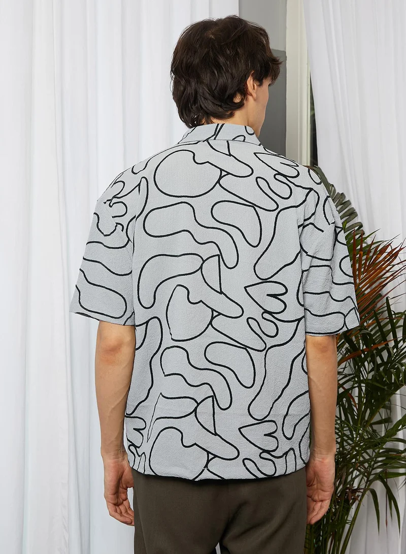 Campus Sutra Men's Cloud Grey Abstract-Lined Oversized Shirt