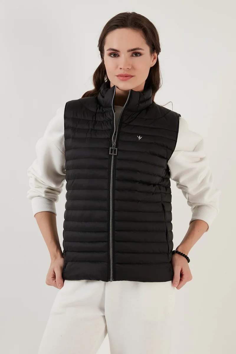 ليلا Lela Slim Fit High Collar Pocket Puffer Vest Women's Vest 497TAMARA