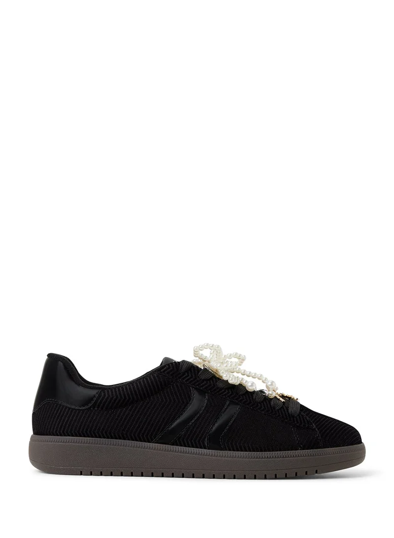 الدو Lace Up Low Top Sneakers
