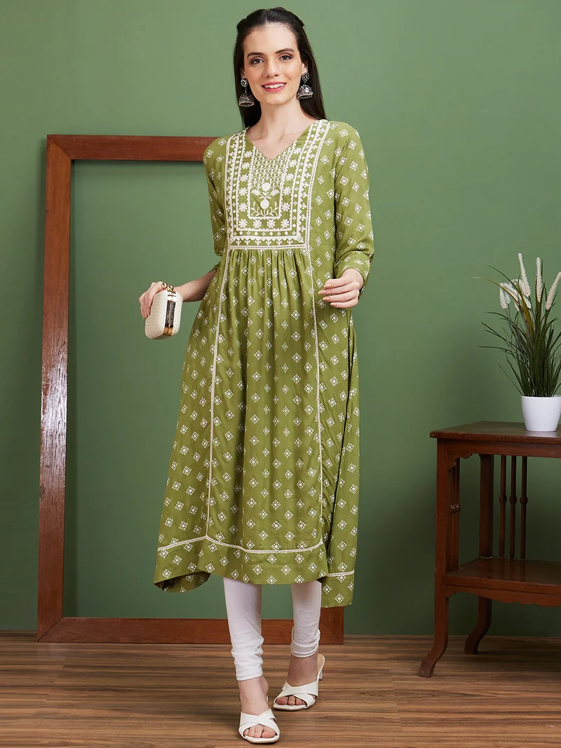 globus Globus Women Green Ethnic Motifs Embroidered Thread Work Indie Prints V-Neck Anarkali Kurta