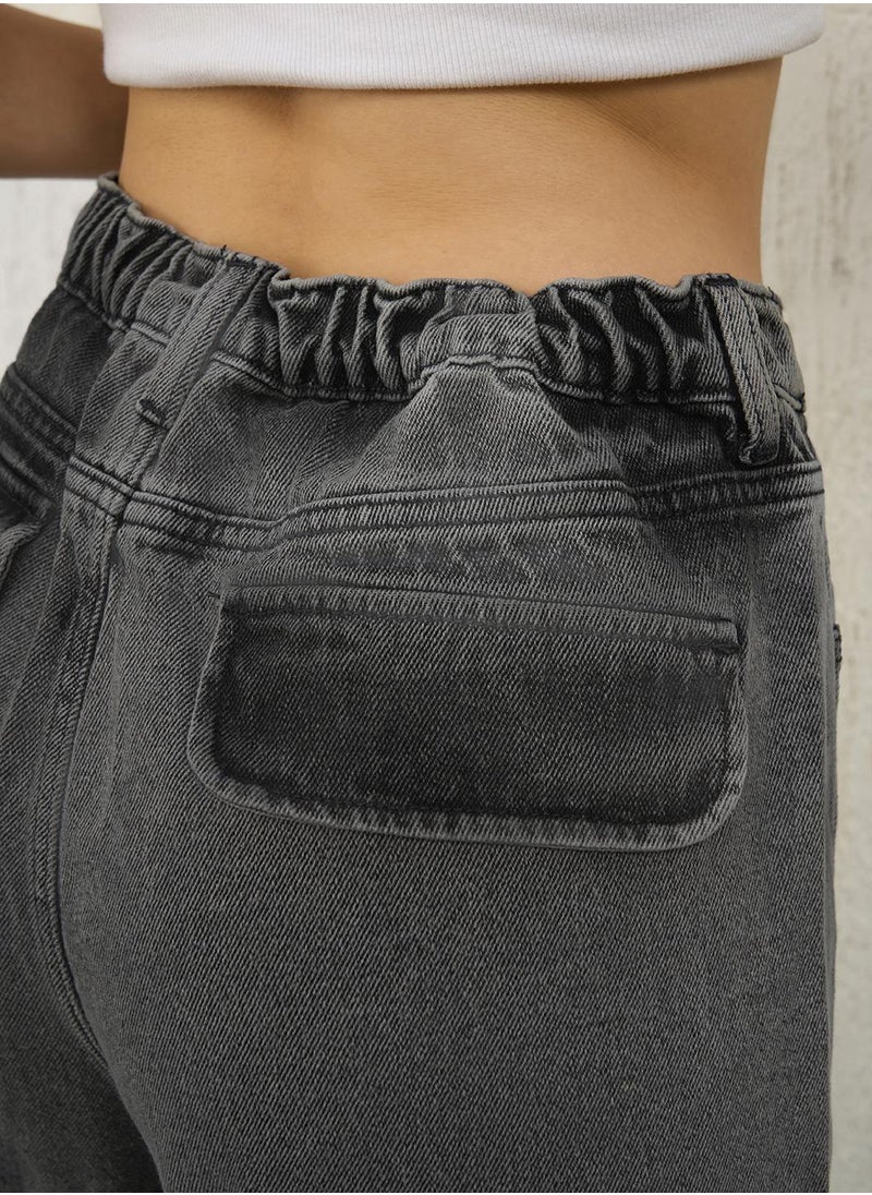 Hubberholme Straight Fit Grey Light Fade Jeans for Women  - Image 5
