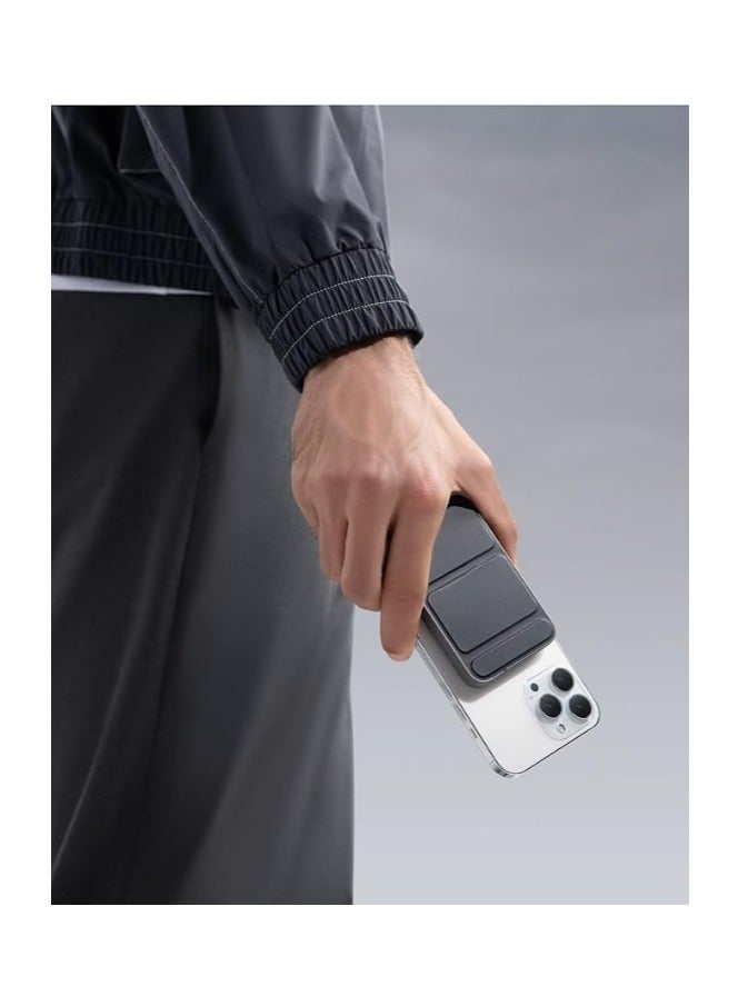 ريبنيو باور بانك مغناطيسيةRCP58  شاحن محمول لاسلكي مغناطيسي مع ستاند هاتف قابل للطي بقدرة 5000 مللي أمبير في الساعة وUSB-C - Image 4