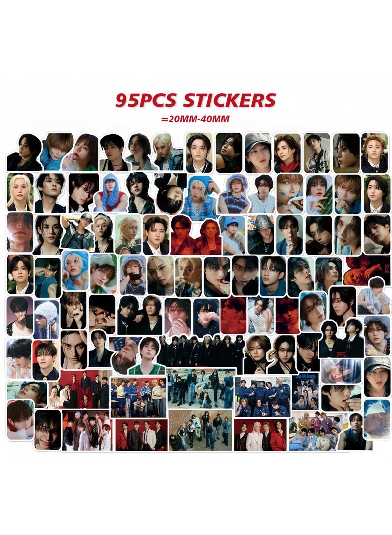 إيهوم يشتمل صندوق هدايا الألبوم الجديد لـ  ستراي كيدز على بطاقات Lomo، وسلاسل مفاتيح، وأشرطة مذكرات، وسلاسل مفاتيح، وحبال تعليق، وحاملات، وملصقات. - Image 3