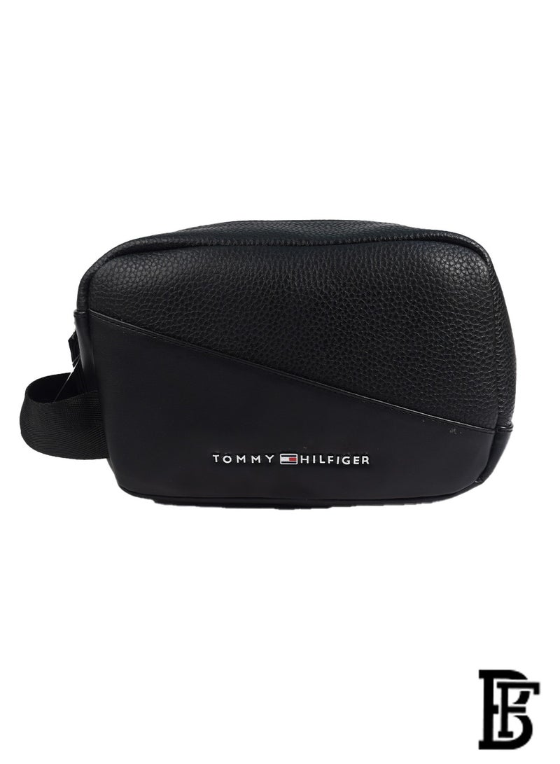 حقيبة يد من الجلد باللون الأسود للرجال من تومي هيلفيغر - Image 3